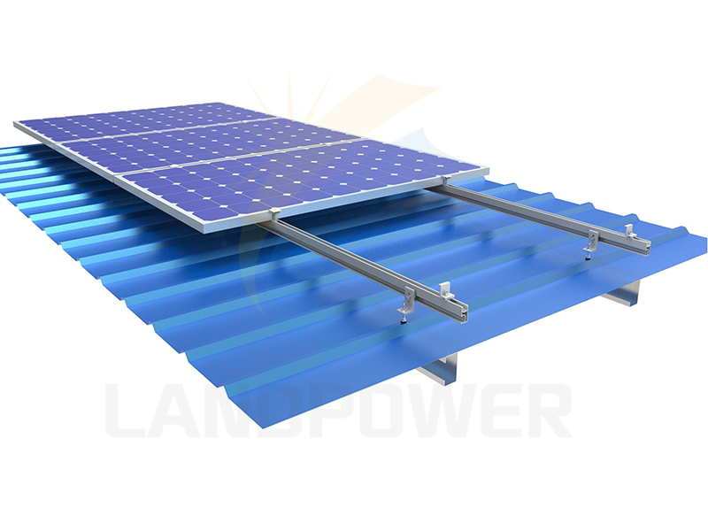 金属屋根シートにソーラーパネルを設置する方法